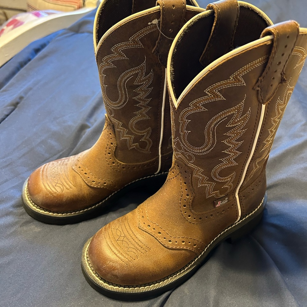 Justin Boots Brown Heeled Boots